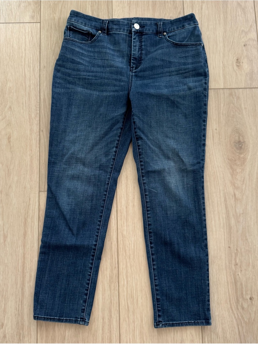 Chico’s So Slimming Girlfriend Slim Leg Ankle Jeans size 0.5 / 6 Reg blue denim